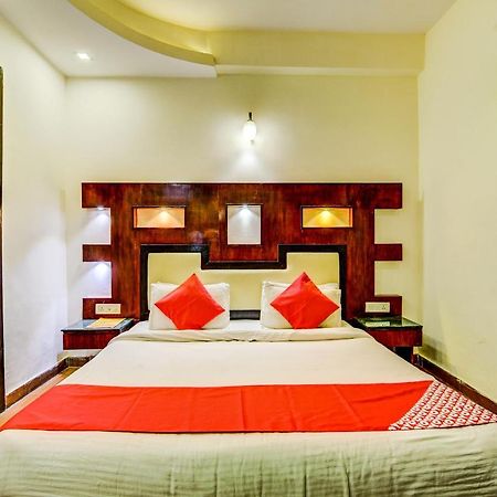 Oyo Hotel Asko International Near Gurudwara Shri Bangla Sahib Nuova Delhi Esterno foto
