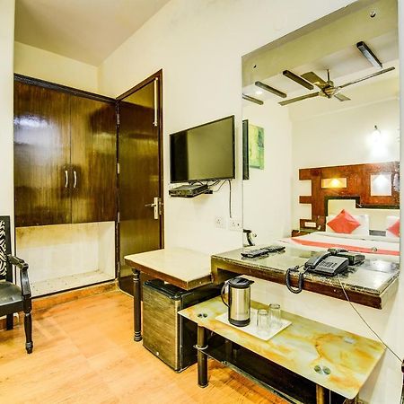 Oyo Hotel Asko International Near Gurudwara Shri Bangla Sahib Nuova Delhi Esterno foto