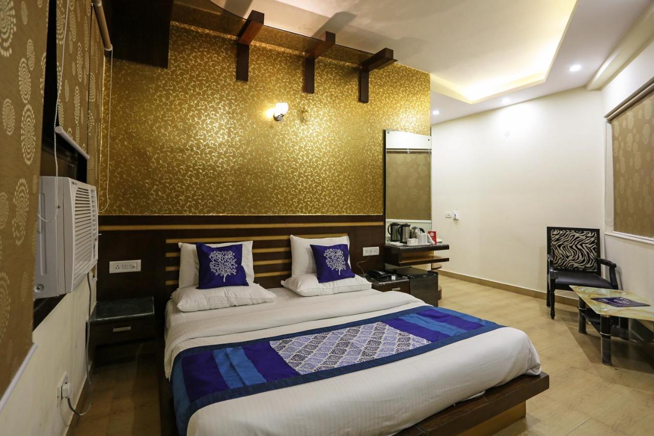 Oyo Hotel Asko International Near Gurudwara Shri Bangla Sahib Nuova Delhi Esterno foto