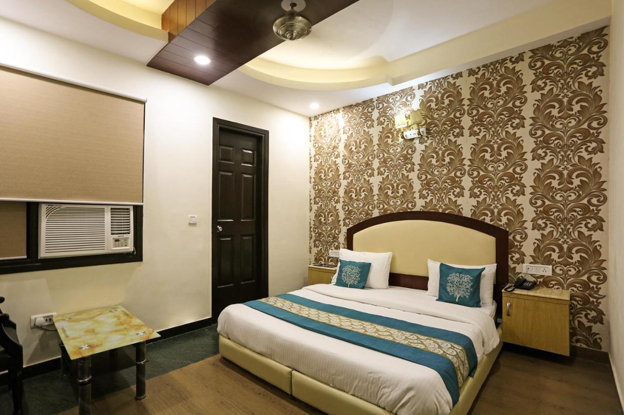 Oyo Hotel Asko International Near Gurudwara Shri Bangla Sahib Nuova Delhi Esterno foto