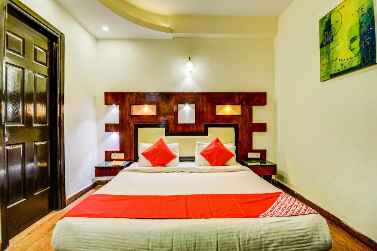Oyo Hotel Asko International Near Gurudwara Shri Bangla Sahib Nuova Delhi Esterno foto