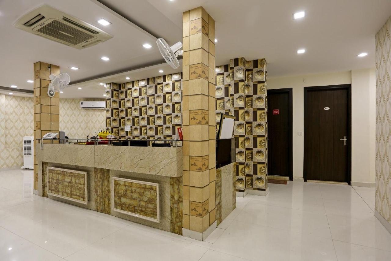 Oyo Hotel Asko International Near Gurudwara Shri Bangla Sahib Nuova Delhi Esterno foto