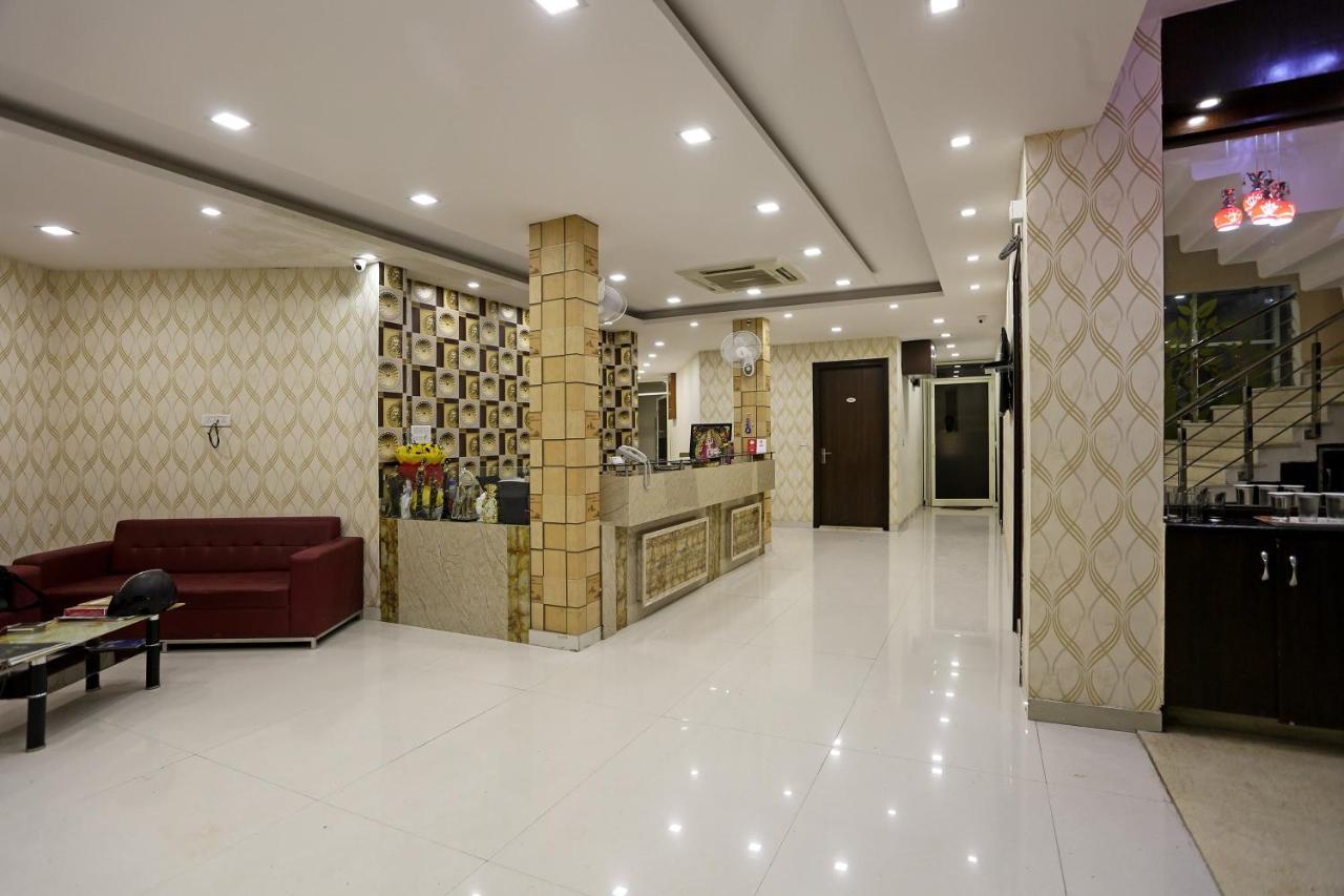 Oyo Hotel Asko International Near Gurudwara Shri Bangla Sahib Nuova Delhi Esterno foto