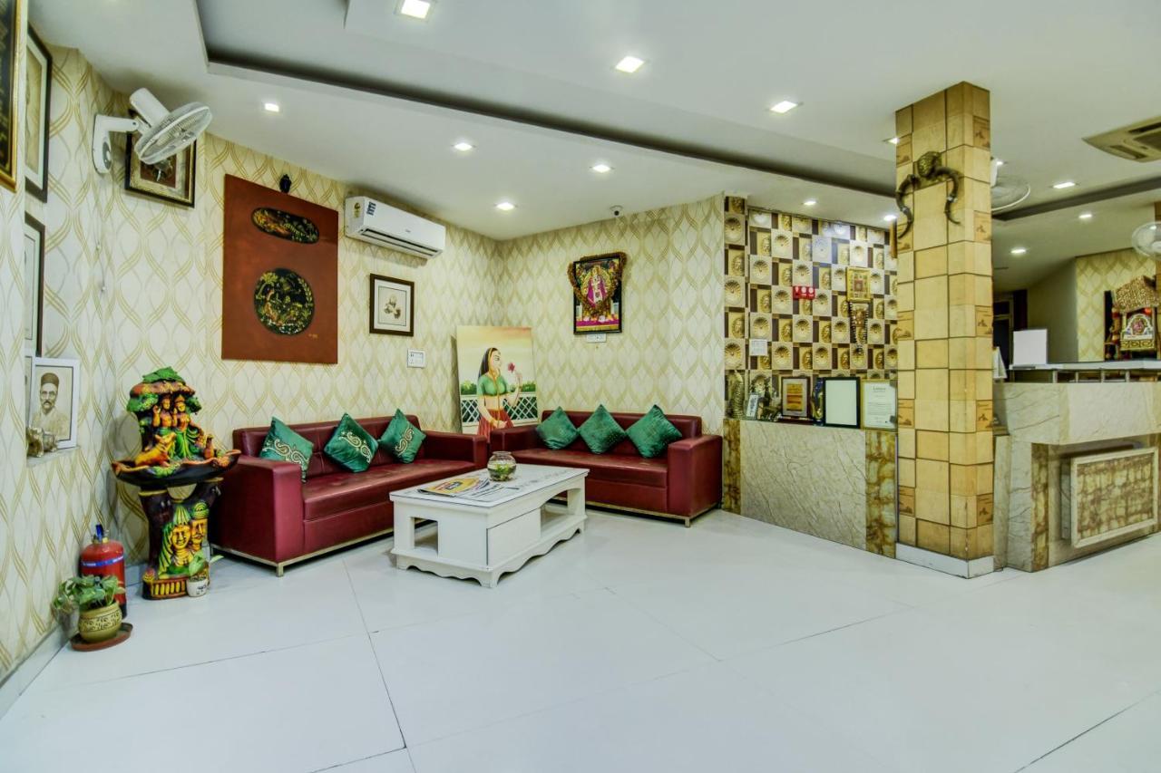 Oyo Hotel Asko International Near Gurudwara Shri Bangla Sahib Nuova Delhi Esterno foto